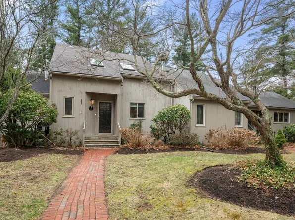 32 Trout Farm Ln, Duxbury, MA 02332