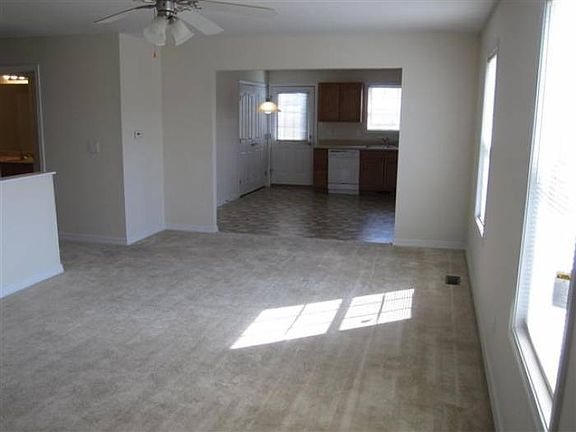 Living room w/new carpet