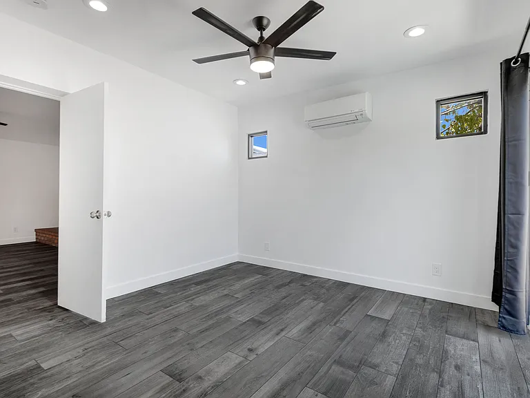 2500 E Hermosa Dr — Photo 38