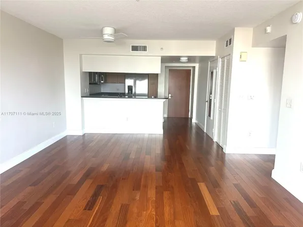 31 SE 5th St APT 1205, Miami, FL 33131