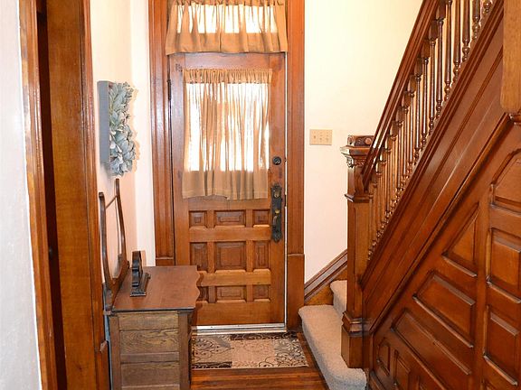 2nd image of 116 W North St