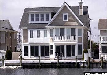 2nd image of 426 Delray Dr