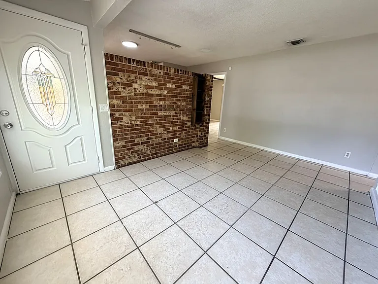 7152 Koleda Dr — Photo 3