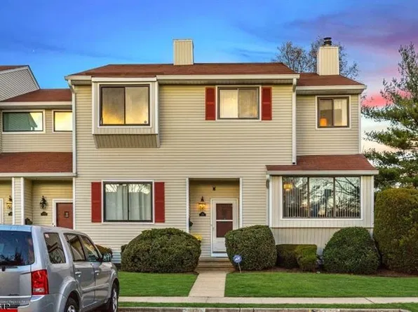 151 Clubhouse Dr, Middletown, NJ 07748