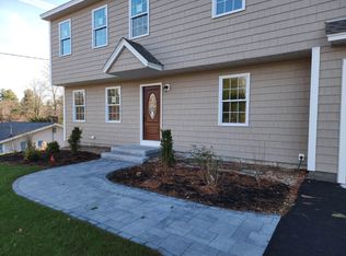 10 Vinton St, Hudson, NH 03051