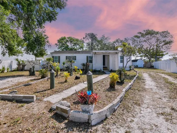 13443 60th St N, Clearwater, FL 33760