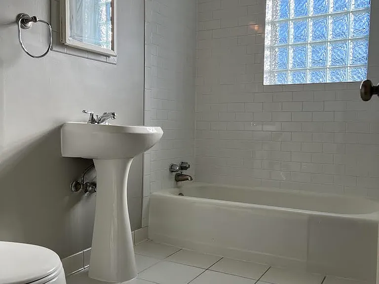 2716 Hennepin Ave S #31 — Photo 11