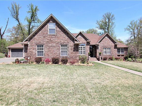 2nd image of 819 Powderhorn Cir