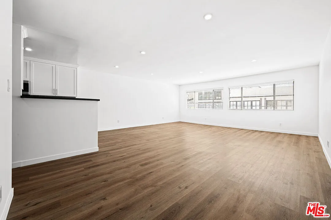 3 bed, 2.0 bath, 1700 sqft, $5,450 — Photo 1