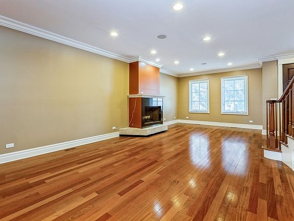 3rd image of 2715 W Bryn Mawr Ave