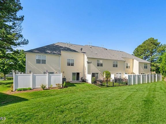 4th image of 2621 Hamlet Green Dr