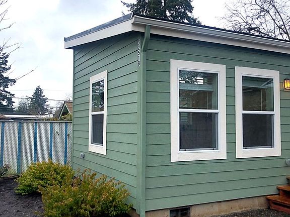 2nd image of 5251B SE Bybee Blvd