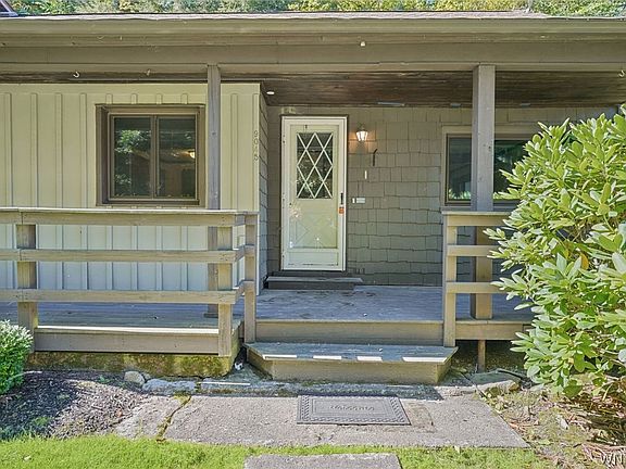 4th image of 9045 Farnsworth Rd