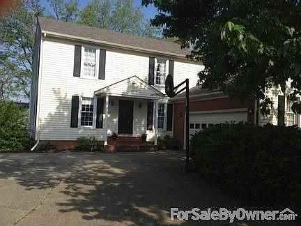 Street view of the front
						:
						Charming curb appeal!