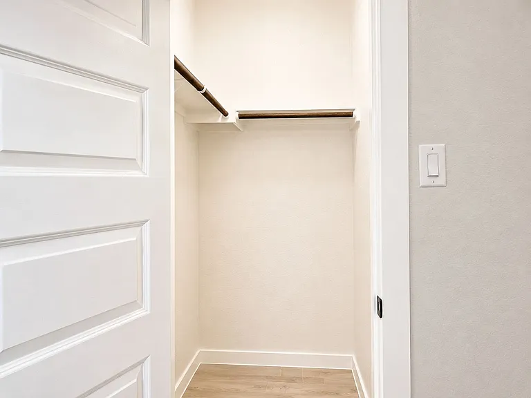 121 Yellowstone Dr — Photo 16