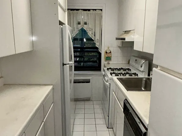 211-06 75th Avenue image 4 of 10