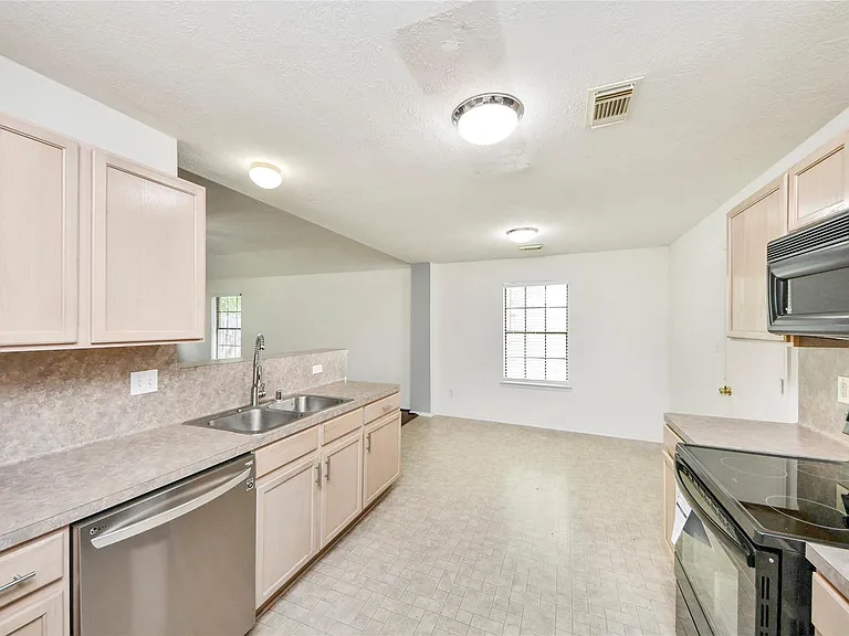 16134 Coleburn Dr — Photo 15