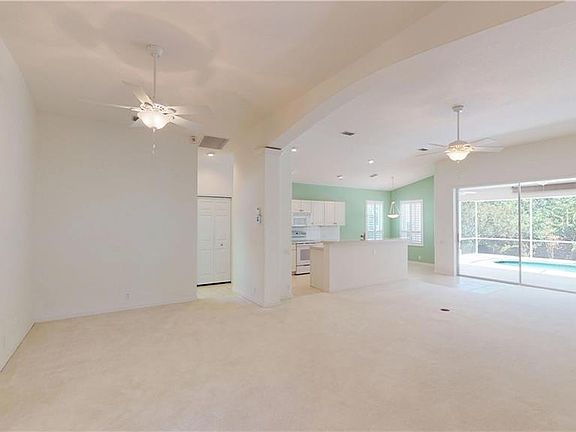 5th image of 424 Pinewood Lake Dr