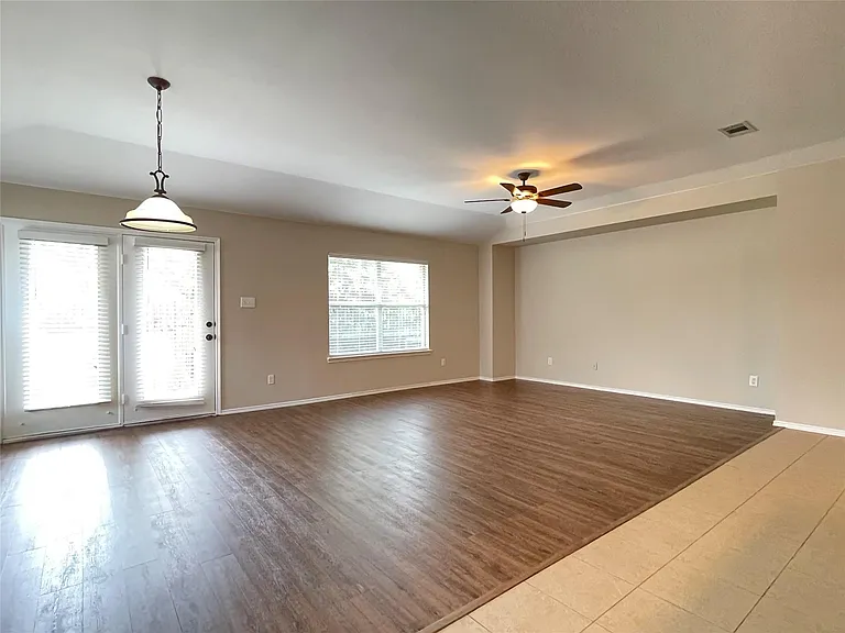 5921 Snow Creek Dr — Photo 7