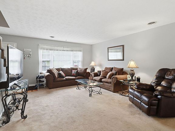 4th image of 3539 Netherland Ln #9-INN
