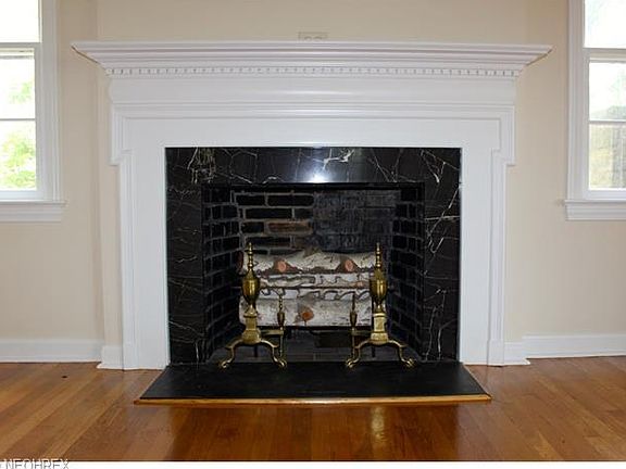 3rd image of 4053 Meadowbrook Blvd