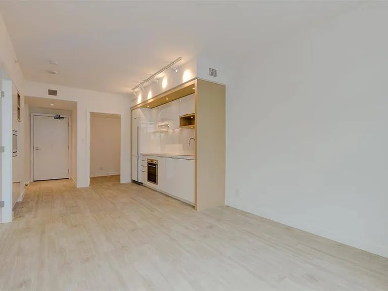 1661 Quebec St #1 — Photo 15