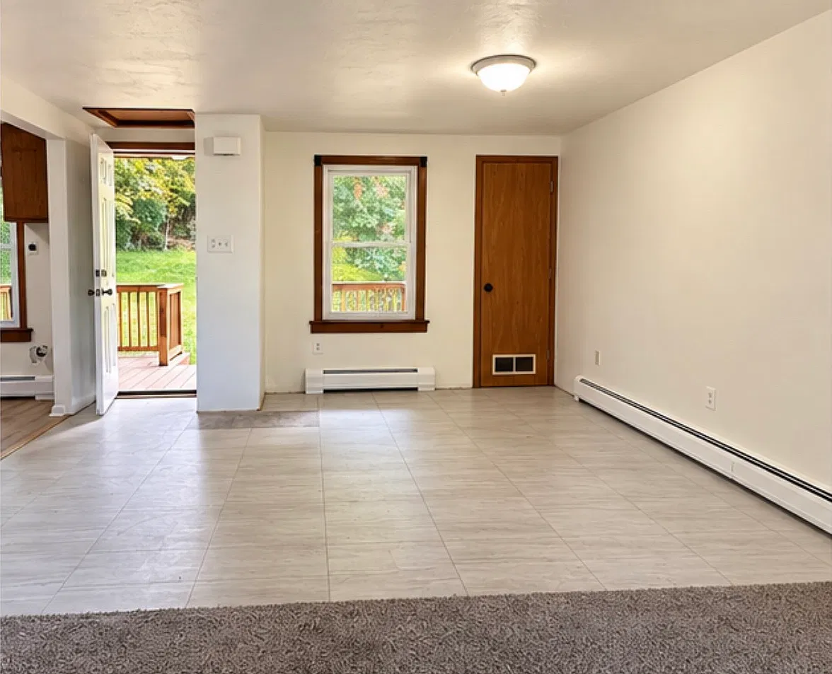 3 bed, 850 sqft, $1,300 — Photo 3