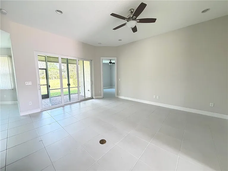 6148 Bella Rosa Ln — Photo 4