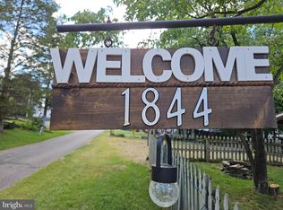 44 Hollow Ldg, Falling Waters, WV 25419