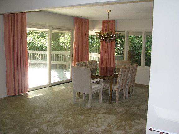 3rd image of 34 Deer Run Ln