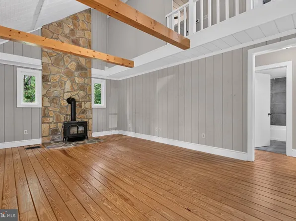 5 Huntington Dr, Fredericksburg, VA 22405