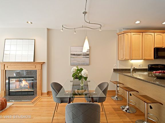 4th image of 2616 N Dayton St #1
