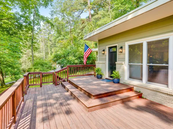 817 Ravine Rd, Signal Mountain, TN 37377