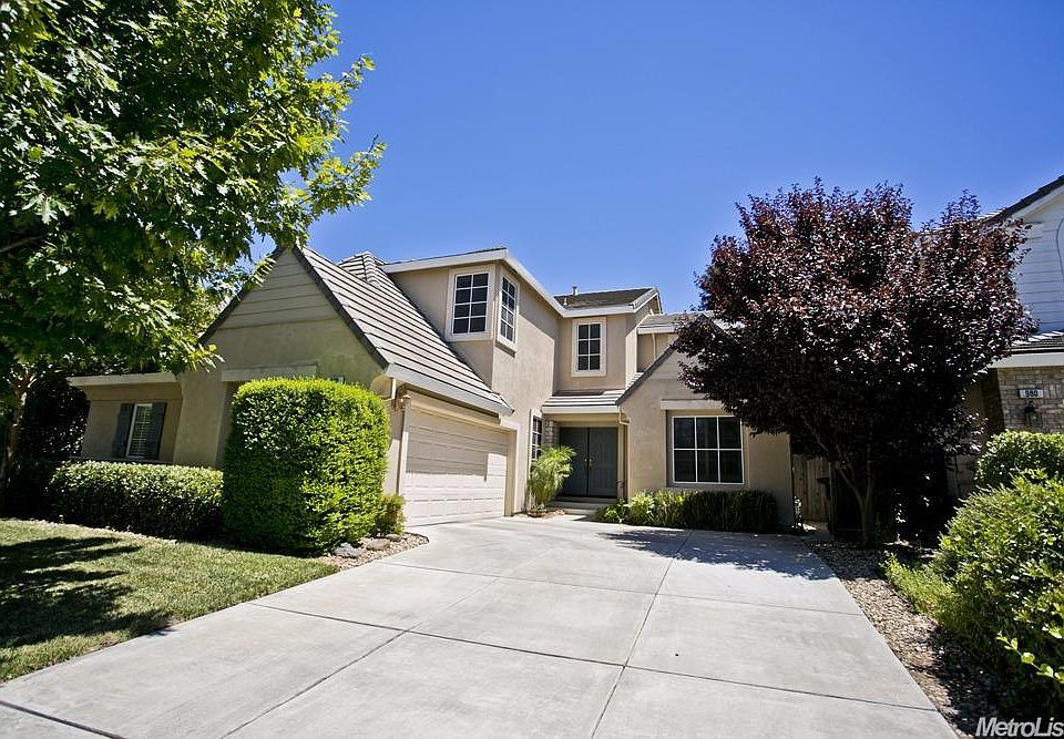 1st image of 990 Eastlake Cir