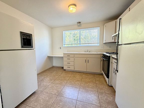 4th image of 522-528 N 200 E #526