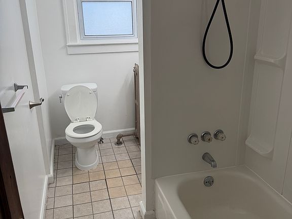 4th image of 1096 2nd St #1