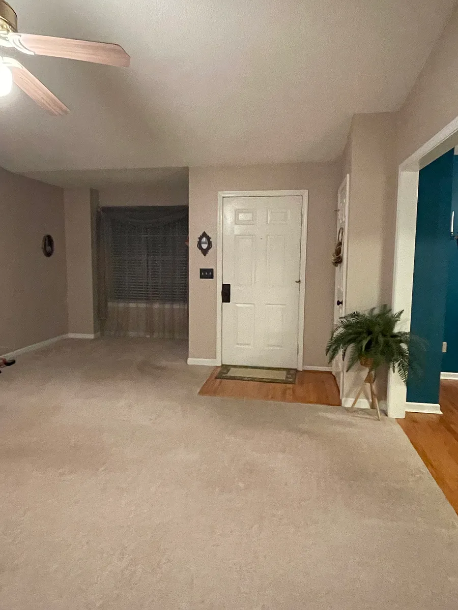 Living room - front door - 3362 Oak Trees Ct
