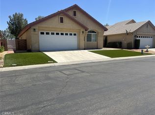 11341 Country Club Dr, Apple Valley, CA 92308