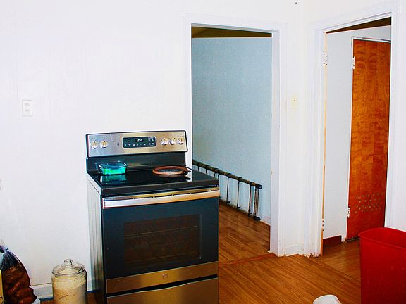 5th image of 521 Vine St