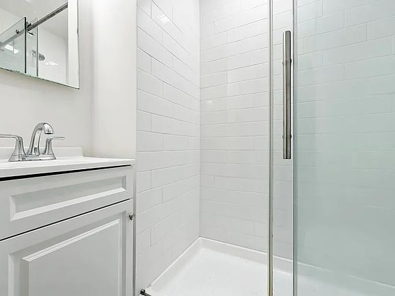4th image of 434 Fairmount Ave