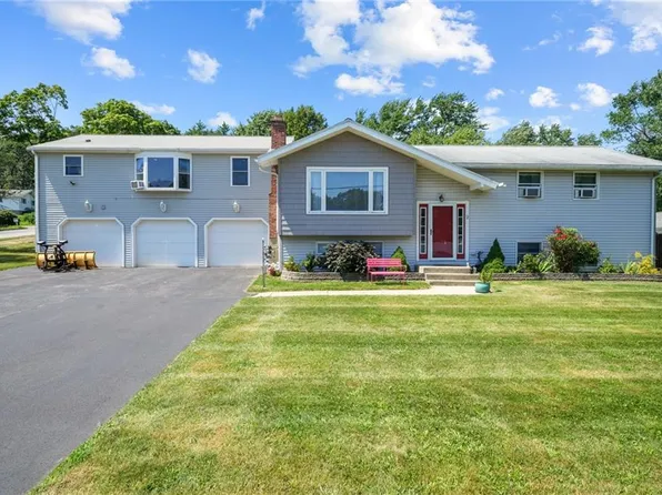 2 Ontario Dr, Hudson, MA 01749