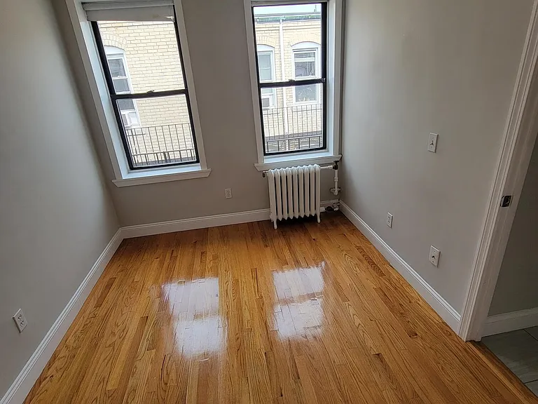 220 Hanover St #24 — Photo 2
