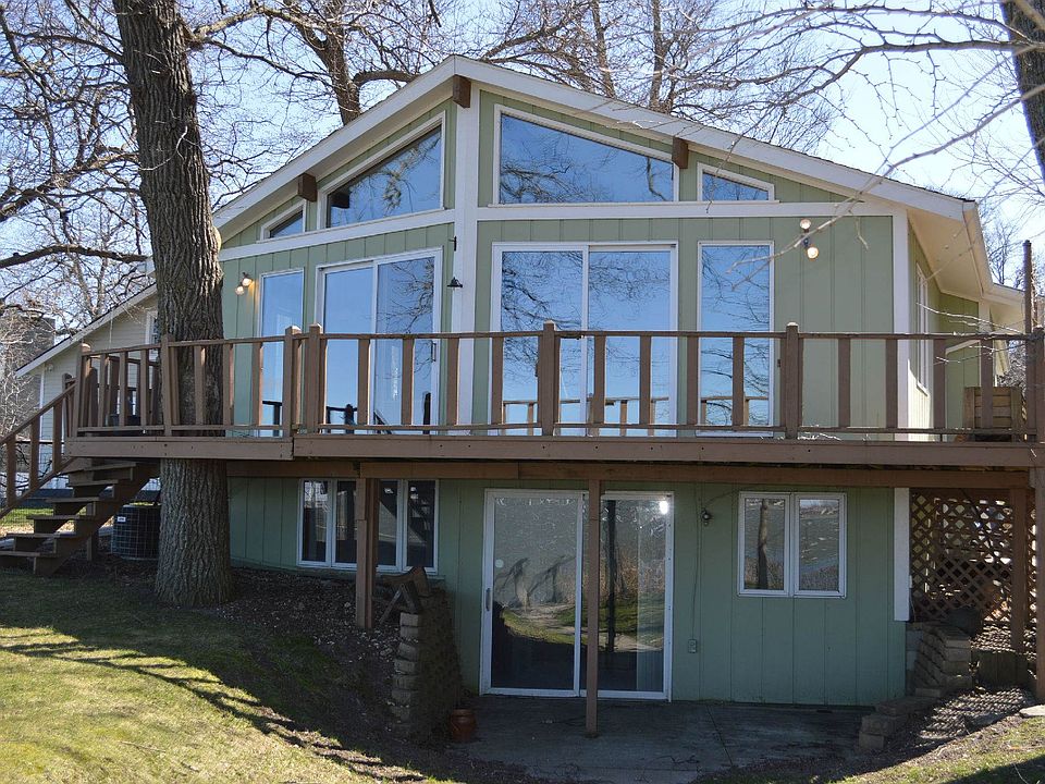 4468 Dodge Ct, Clear Lake, IA 50428