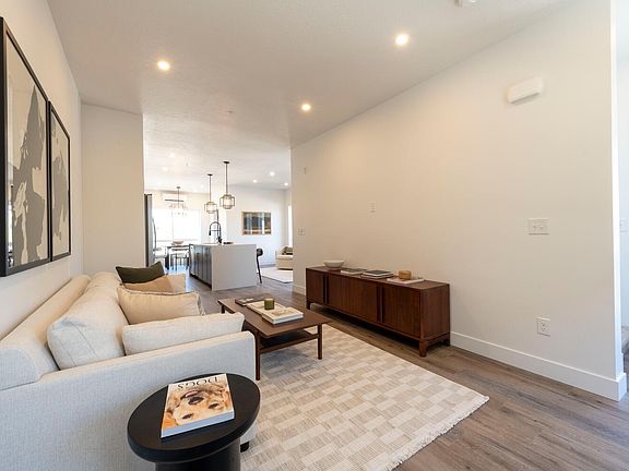 5th image of 880 E Rowley Dr #102