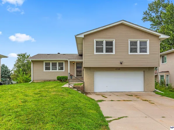 1720 N 106th St, Omaha, NE 68114