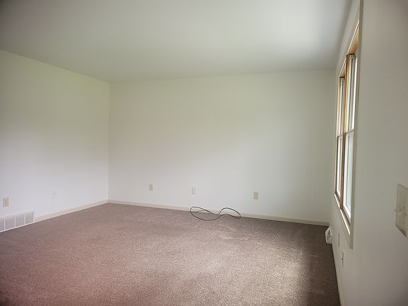 4th image of 1627 Lockport Rd