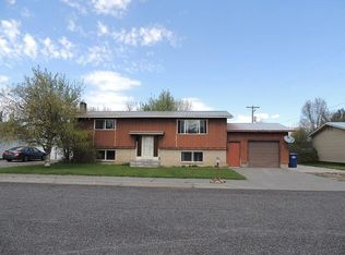 575 W Targhee St, Saint Anthony, ID 83445