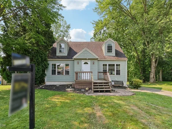 1811 Stepney St, Niles, OH 44446