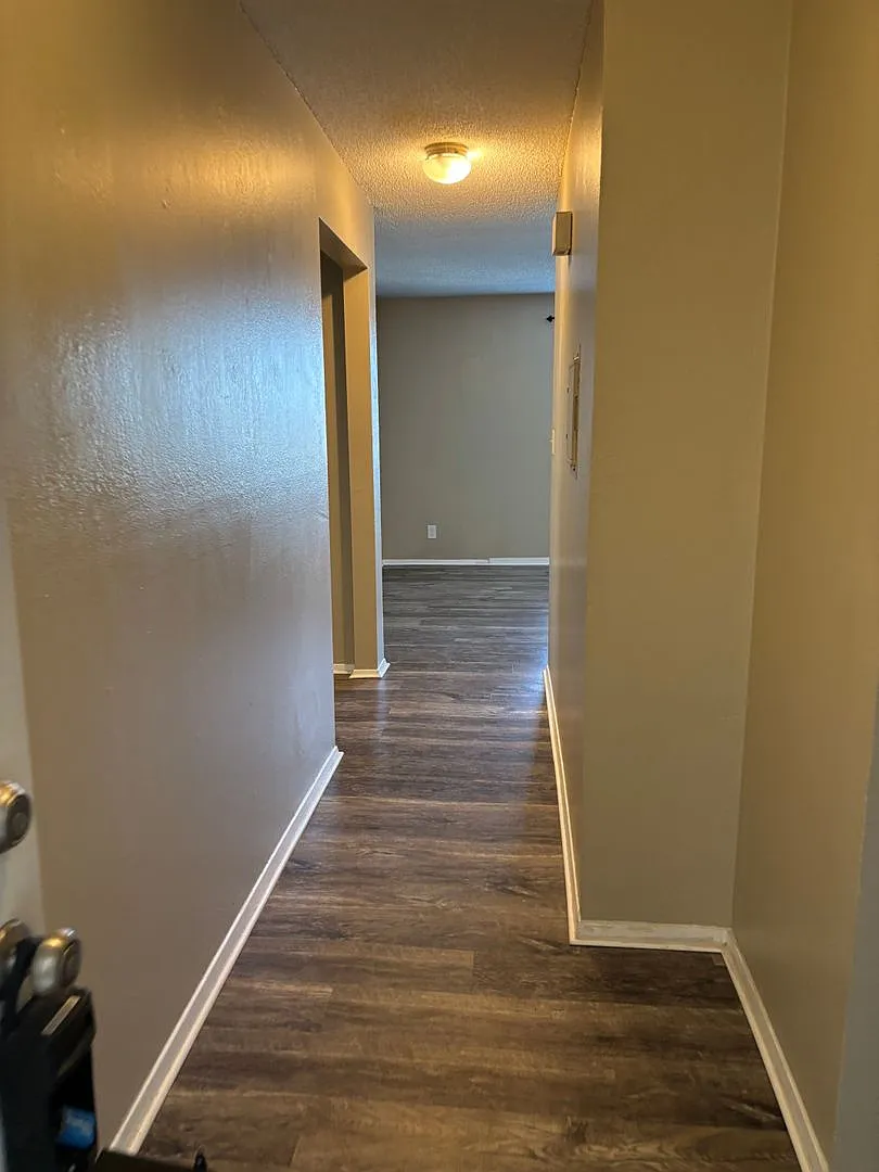 Charming 2-Bed/1bath Apt in Historic Browne's Addition with Off Street Parking — Photo 1