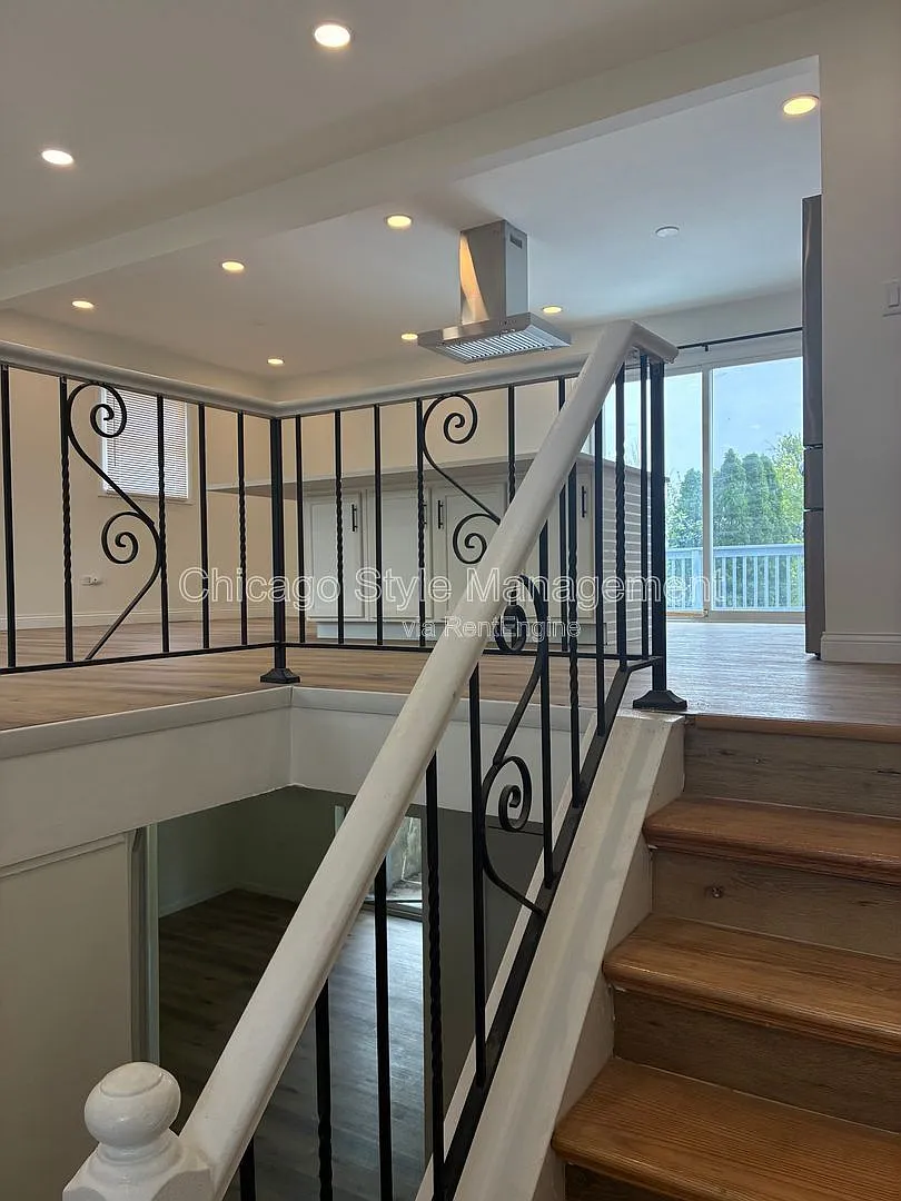4 bed, 2.0 bath, $2,600 — Photo 4